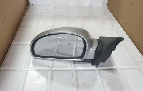Hyundai Accent Front door electric wing mirror 210424