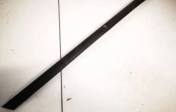 Volvo XC70 Windshield trim 30753552