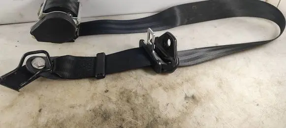 Rear seatbelt