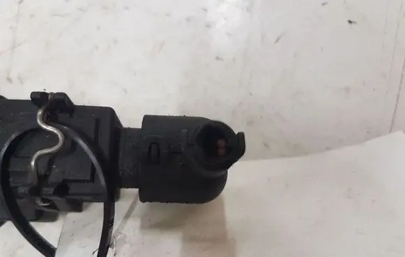 BMW 3 E90 E91 Fuel tank valve 7512581