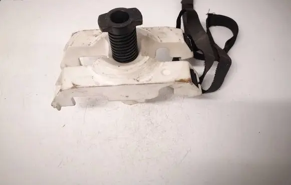 Volvo V70 Spare wheel bolt