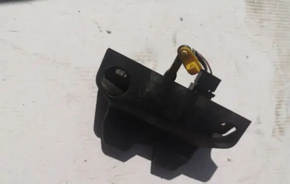 Renault Laguna I Tailgate/trunk/boot lock/catch/latch 7700823676