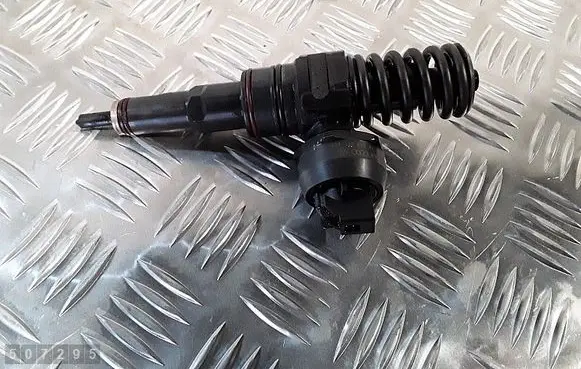 Seat Ibiza II (6k) Fuel injector 038130073al 0414720039