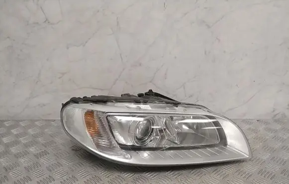 Volvo V70 Headlight/headlamp 31420014