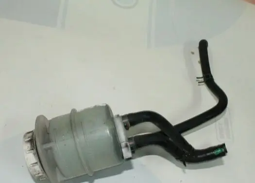Mitsubishi Outlander Brake fluid reservoir 