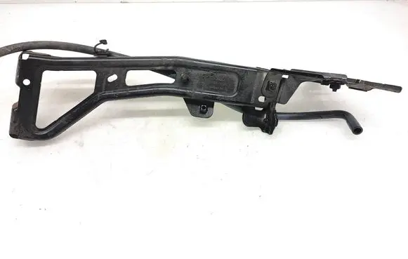 Audi A4 S4 B9 Fender mounting bracket 8W0821135B
