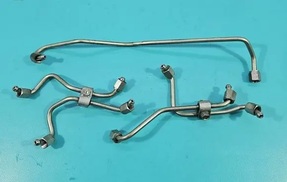 Toyota RAV 4 (XA40) Fuel line pipe IMPRK1568079