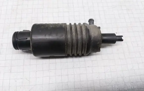 Audi A6 S6 C4 4A Windscreen/windshield washer pump 4A0955651
