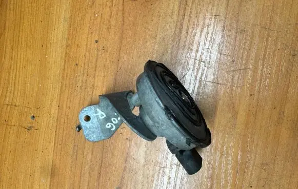BMW 6 F12 F13 Horn signal holder/bracket 7284463 083FB2201