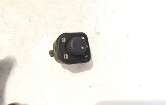 Volkswagen PASSAT B6 Wing mirror switch