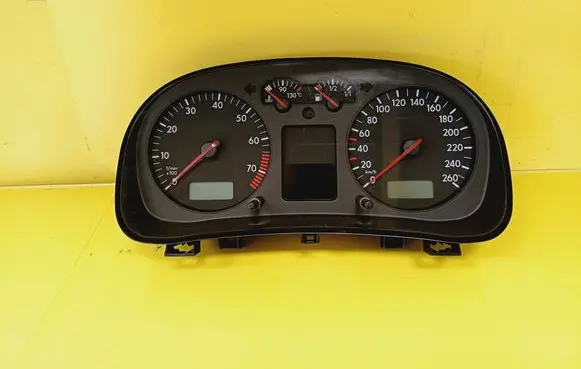 Volkswagen Golf IV Speedometer (instrument cluster) 1J0920826A