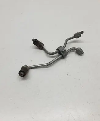 Toyota Auris 150 Fuel injector supply line/pipe 