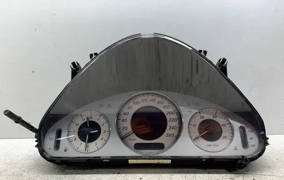 Mercedes-Benz E W211 Speedometer (instrument cluster) 110080283 88311391 A2115403547