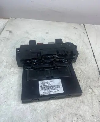 Mercedes-Benz E W211 Fuse module 2095451101 5DK00848511