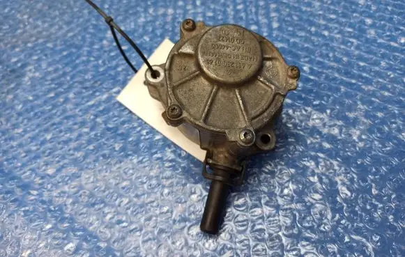 Mercedes-Benz E W212 Vacuum pump A6512300165