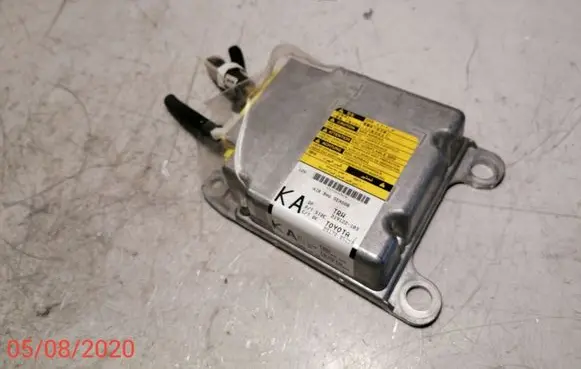 Toyota Avensis T270 Airbag control unit/module 89170-05250