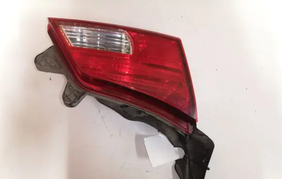 Subaru Legacy Tailgate rear/tail lights 13220072 A045053
