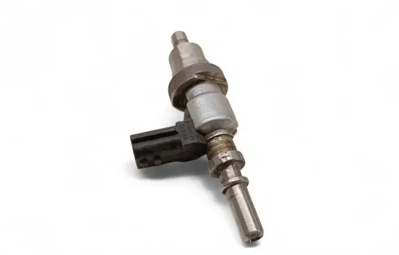 Renault Megane III Fuel injector H8200769153