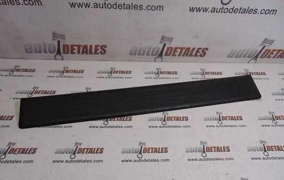 Mercedes-Benz GL X164 Front sill trim cover A1646800435