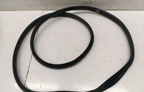 Renault Arkana Rear door rubber seal (on body) 