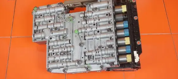 Land Rover Discovery 3 - LR3 Torque split ecu control unit/module 1068128366 276DT