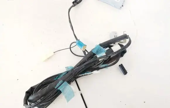 Toyota Avensis T270 Antenna control unit 8630005200 86300-05200