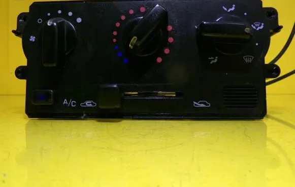 Nissan Micra Climate control unit 7040230732 7040030720