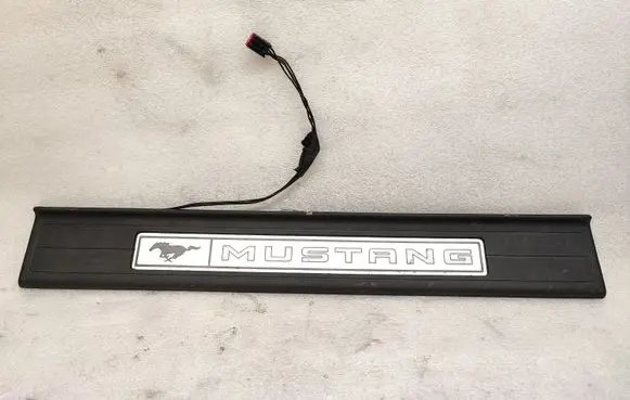 Ford Mustang VI Front sill trim cover FR3J6313222AW