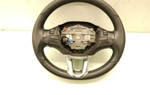 Peugeot 2008 I Steering wheel 86758803