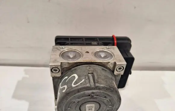 Peugeot 208 ABS Pump 10.0915-3947.3