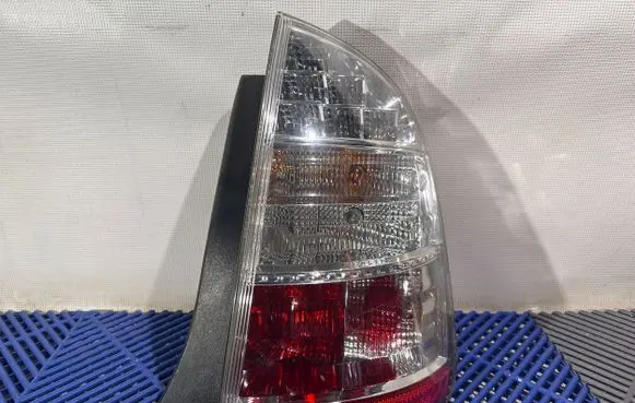 Toyota Prius (XW20) Rear/tail lights S12100