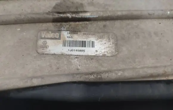 Volkswagen Golf IV Intercooler radiator 1J0145805D