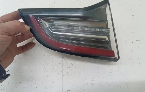 Tesla Model 3 Tailgate rear/tail lights 1077401
