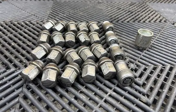 Ram 1500 DT Nuts/bolts