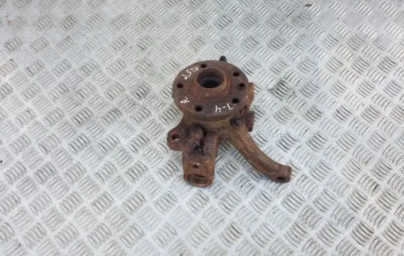 Volkswagen Transporter - Caravelle T4 Front wheel hub