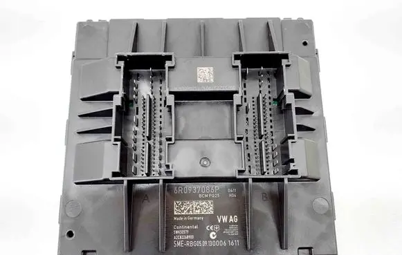 Skoda Rapid (NH) Central body control module 6R0937086P