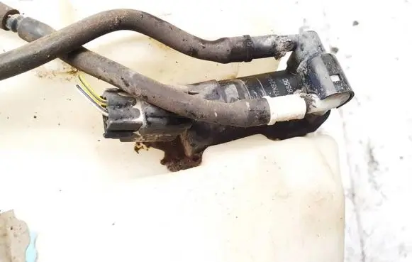 Ford Mondeo Mk III Windscreen/windshield washer pump 1s7117k624fe 1s71-17k624-fe