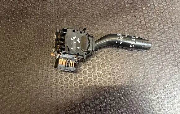 Mazda 626 Wiper control stalk 17B122