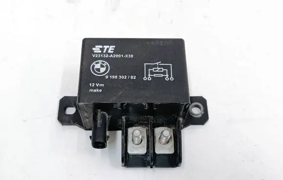 BMW X5 F15 Coolant fan relay 9198302 V23132A2001X30