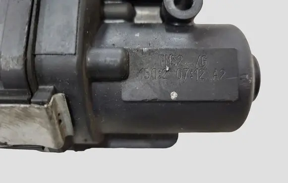 Opel Insignia A Intake manifold valve actuator/motor TMS2