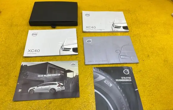 Volvo XC40 Owners service history hand book 