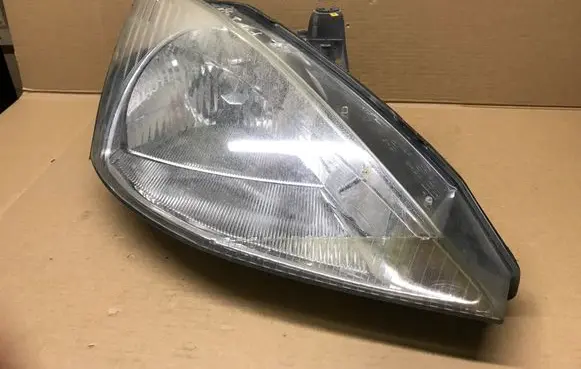 Ford Focus Headlight/headlamp XS4X13005AD