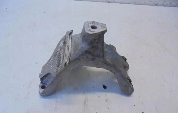 Audi A4 S4 B8 8K Engine mount bracket 059131051AM