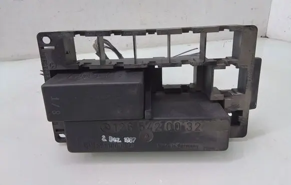 Mercedes-Benz E W124 Other relay 1265420032 2018210047 1245450140