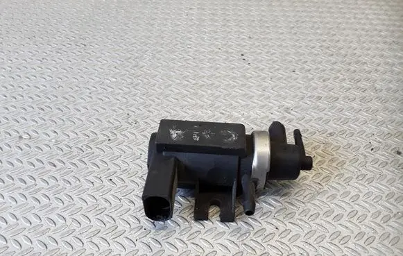 Audi A4 S4 B6 8E 8H Turbo solenoid valve 1J0906627