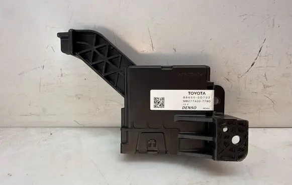 Toyota Yaris Air conditioner control unit module 886500D702