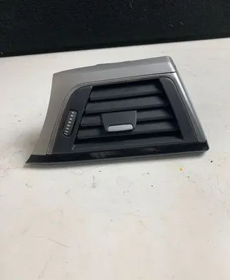BMW 4 F32 F33 Dash center air vent grill 9231995 508838