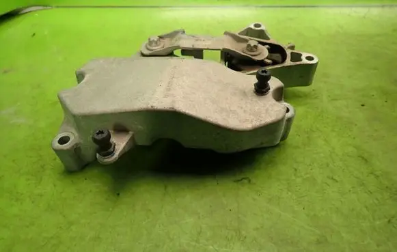 Infiniti Q30 Engine mounting bracket A2462400809
