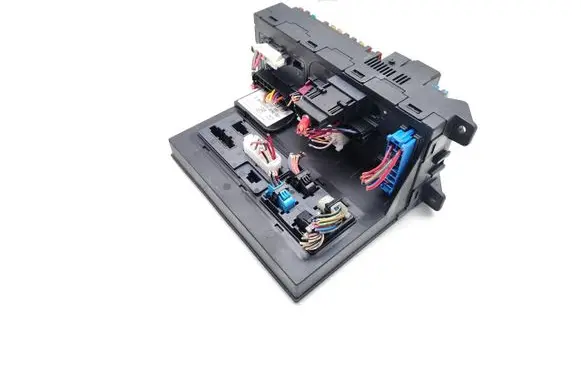 Mercedes-Benz CLS C219 Fuse module 2115457001