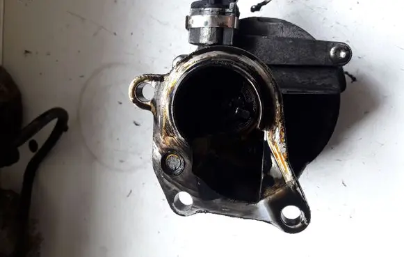 Renault Megane II Vacuum pump
